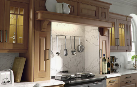 dante-oak-antiqued-kitchen-overmantle