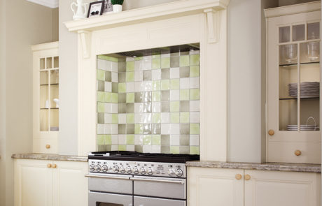 classic-traditional-country-jefferson-painted-ivory-kitchen-over-mantle